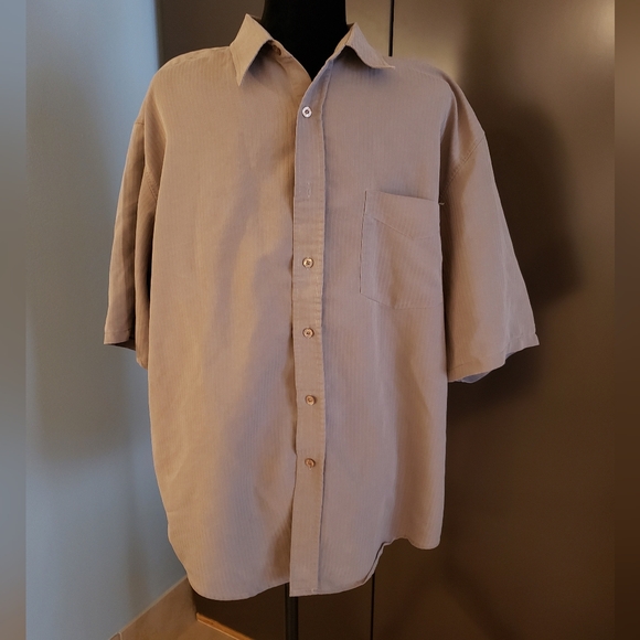 Robert Stock Other - Robert Stock Gray Short Sleeved Shirt - Large